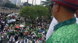 Guru madrasah swasta yang tergabung dalam Perkumpulan Guru Madrasah (PGM) Indonesia saat menggelar aksi damai gerakan 112 di depan gedung DPR RI Senayan Jakarta, Rabu 11 Februari 2026 /DOK. PGM Indonesia Banten/