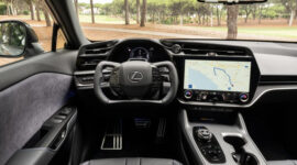 China Siapkan Standar 2027, Setir Yoke ala Tesla Terancam Dilarang