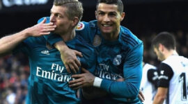 Kroos (kiri) dan Ronaldo masih melayani Real Madrid bersama. Foto: AFP