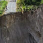 Lubang longsor di Pondok Balik, Ketol. Foto: Antara