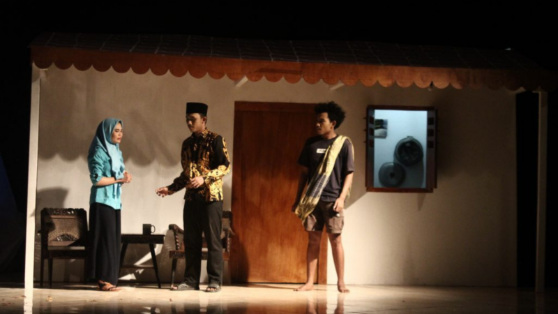 Teater Hampa UM