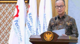 Menteri Perindustrian Agus Gumiwang Kartasasmita
