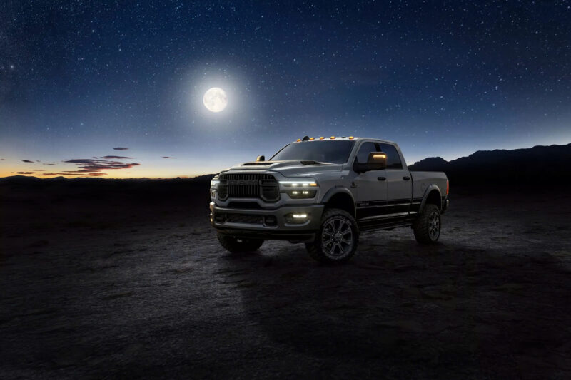 Ram 2500 Lunar Edition Hadir, Tema Blood Moon dan Fitur Mewah