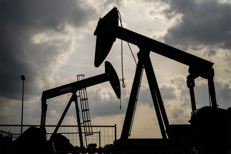 Harga Minyak dan Gas Dunia Naik Tipis Akibat Risiko Konflik Timur Tengah