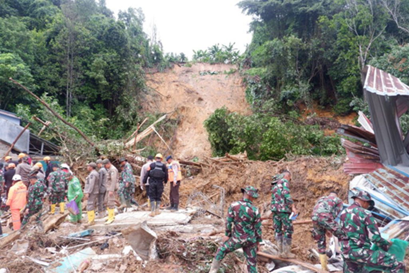 Waspada Hujan Lebat dan Ancaman Banjir Serta Longsor di Wilayah Indonesia