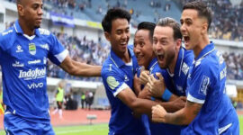 Persaingan Papan Atas Liga 1 Makin Panas Persib Bandung Jadi Sorotan Utama