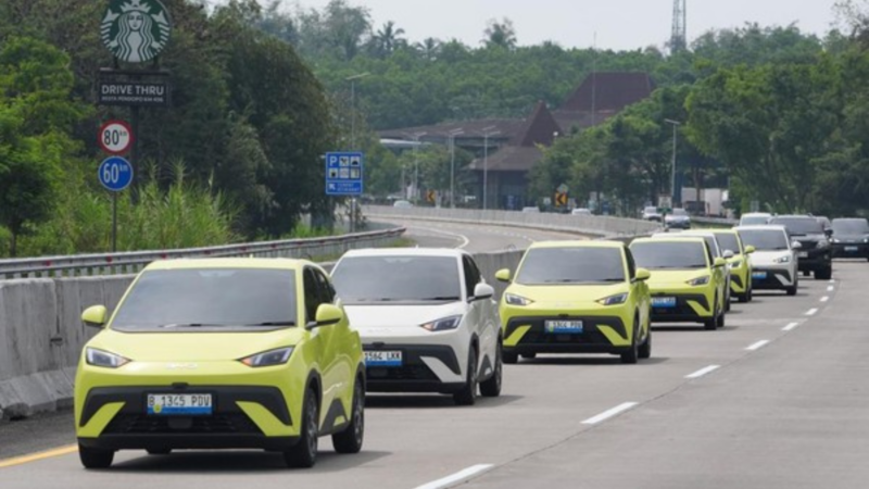 Penjualan Mobil Listrik Bulan Maret Turun